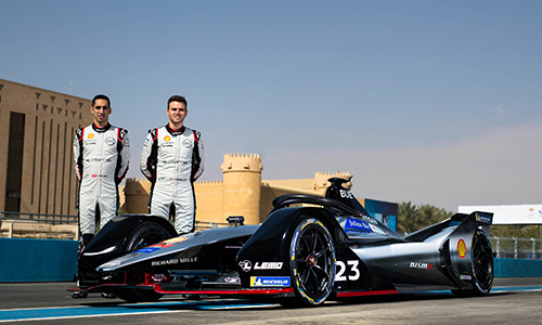 3-日產(chǎn)汽車e.dams車隊(duì)車手塞巴斯蒂安·布埃米（Sebastien Buemi）及奧利弗·羅蘭德(Oliver Rowland)首戰(zhàn)分獲第六、七名的好成績（文章內(nèi)）.jpg