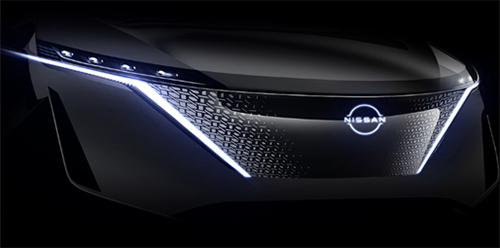 日產(chǎn)Ariya純電動(dòng)跨界概念車“盾式”護(hù)罩內(nèi)集中了雷達(dá)傳感器和其它科技裝備.jpg